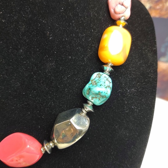 Colorful stone necklace - Picture 4 of 4